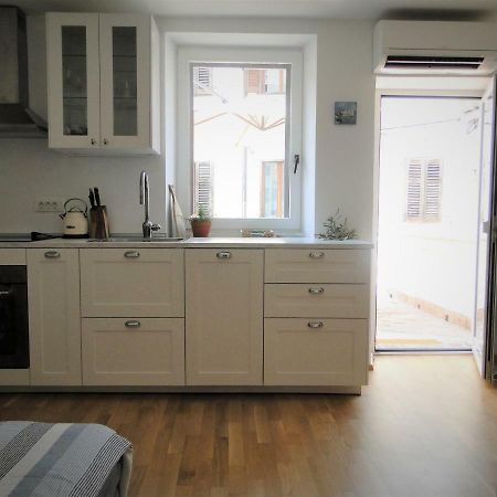 Apartma Na Terasi Изола Экстерьер фото