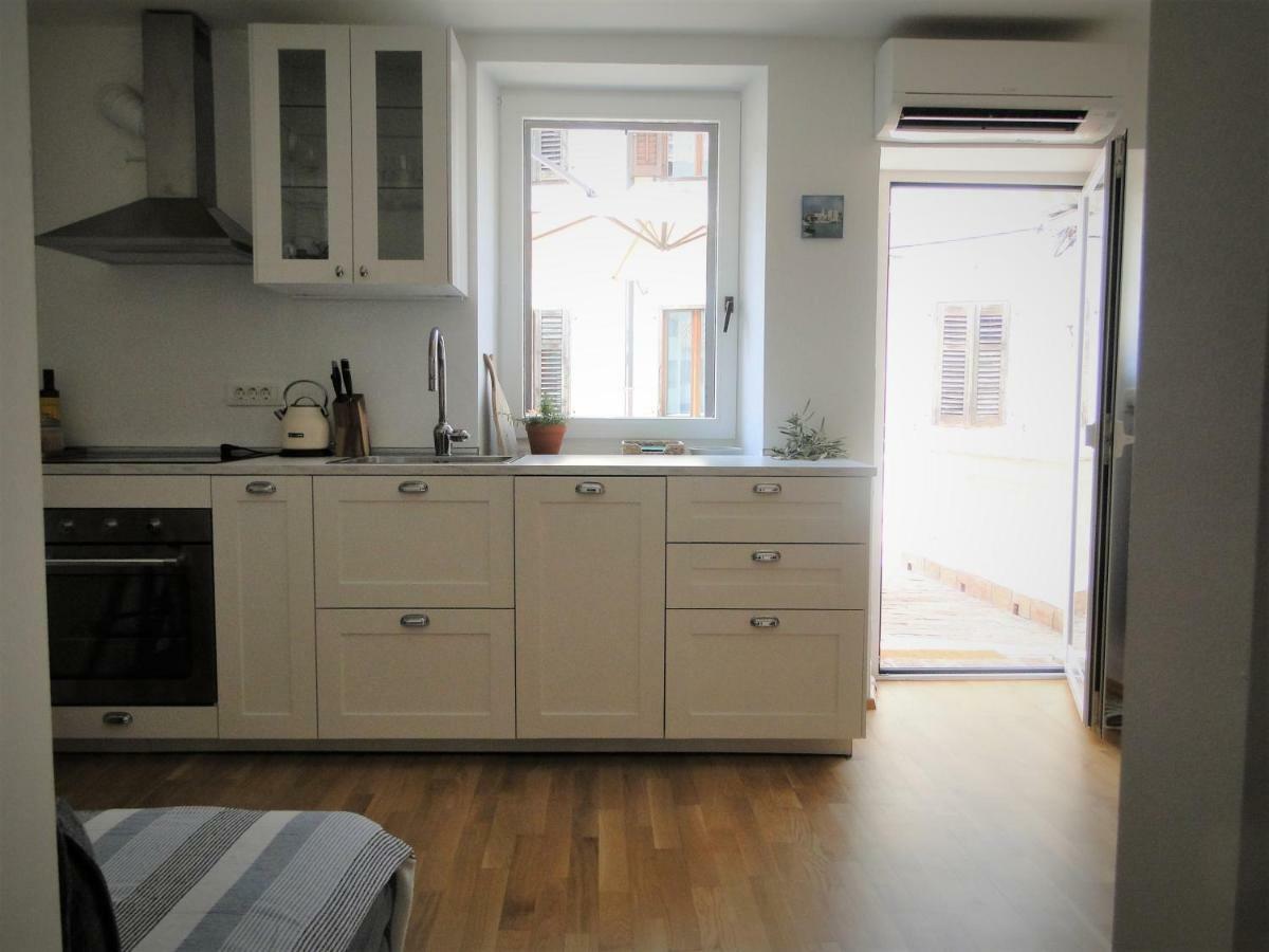 Apartma Na Terasi Изола Экстерьер фото