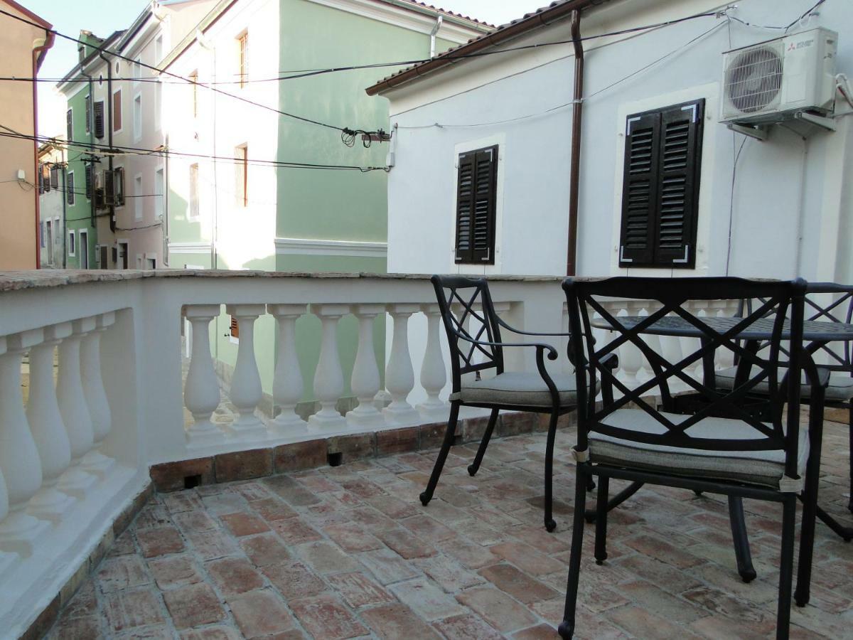 Apartma Na Terasi Изола Экстерьер фото